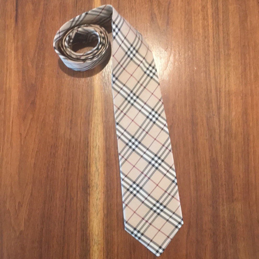 Aunthentic Burberry men’s tie